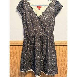 ELLE Dressy Fit & Flare Party Dress BLACK LACE OVER BEIGE Cap Sleeves Size 4